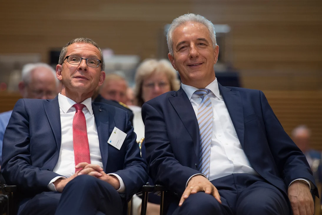 Ministerpräsident Tillich (r.) und Dr. Urs Hofmann (l.)